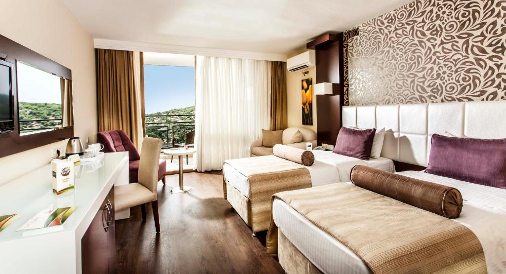 Tusan Beach Resort - All Inclusive - Habitación Doble De Lujo Con Vista De Jardín + 2 Niños