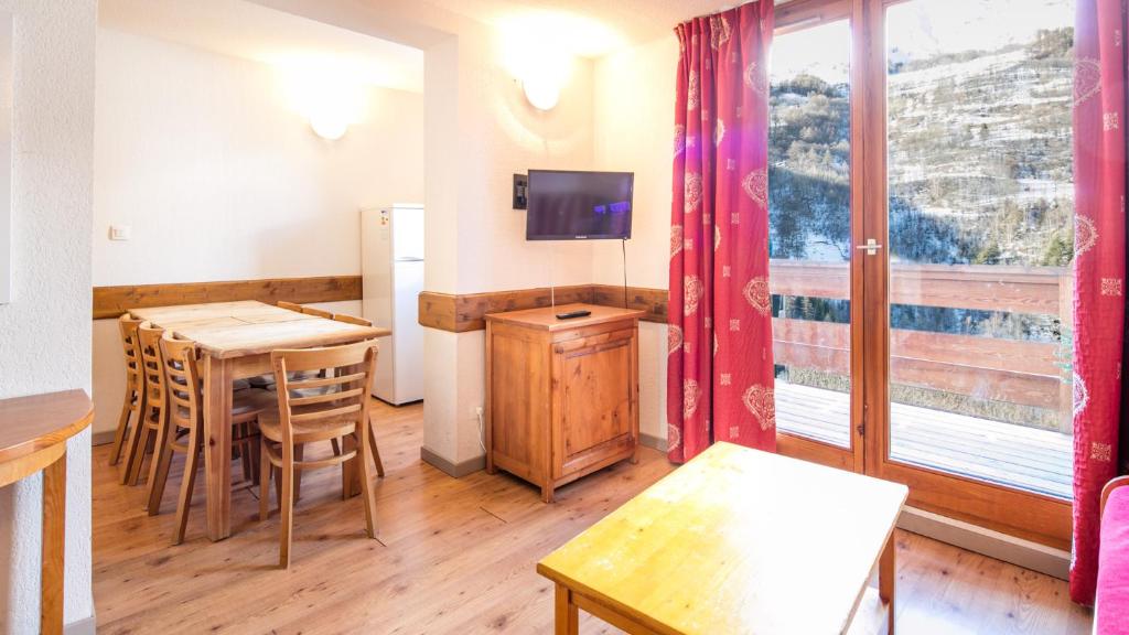 Vacancéole - Le Hameau de Valloire - 两卧室公寓设有可容纳 7 人的睡眠区