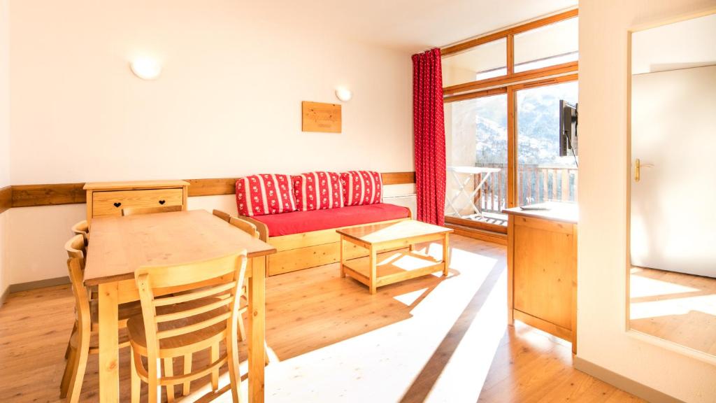 Vacancéole - Le Hameau de Valloire - 一卧室公寓设有可容纳 6 人的睡眠区
