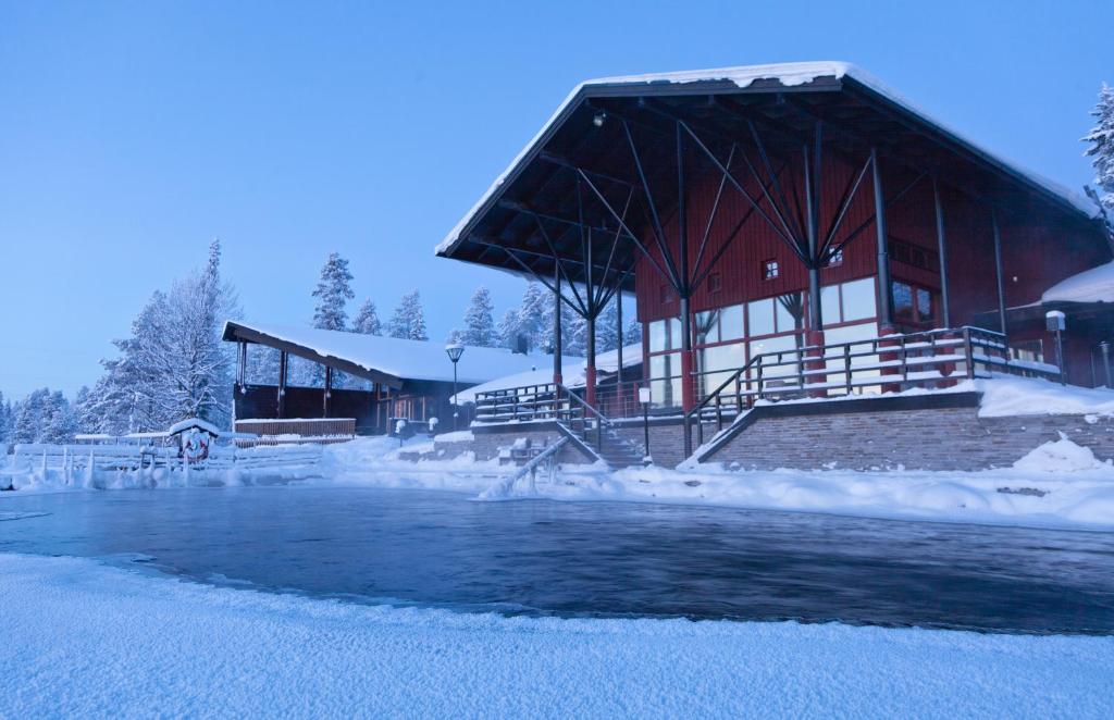 Jeris Lakeside Resort v zimě