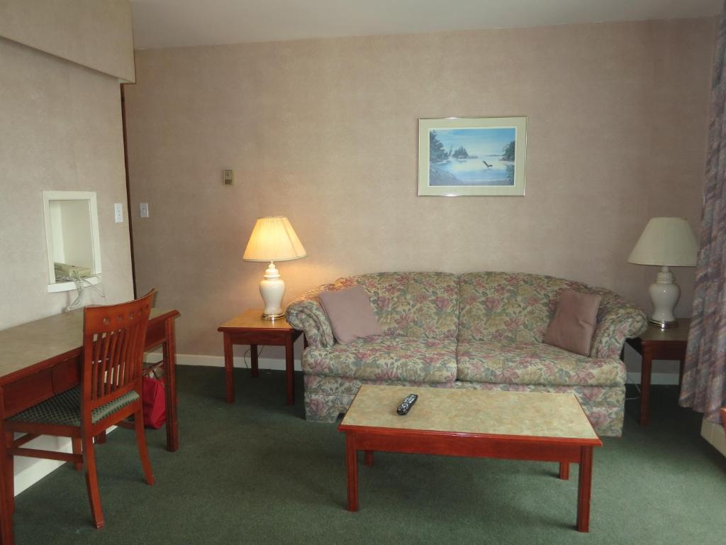 Posezení v ubytování Tropicana Suite Hotel