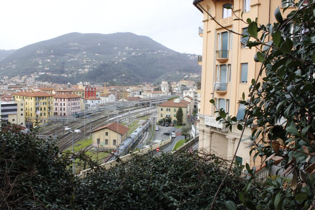 A general mountain view or a mountain view taken from a vendégházakat