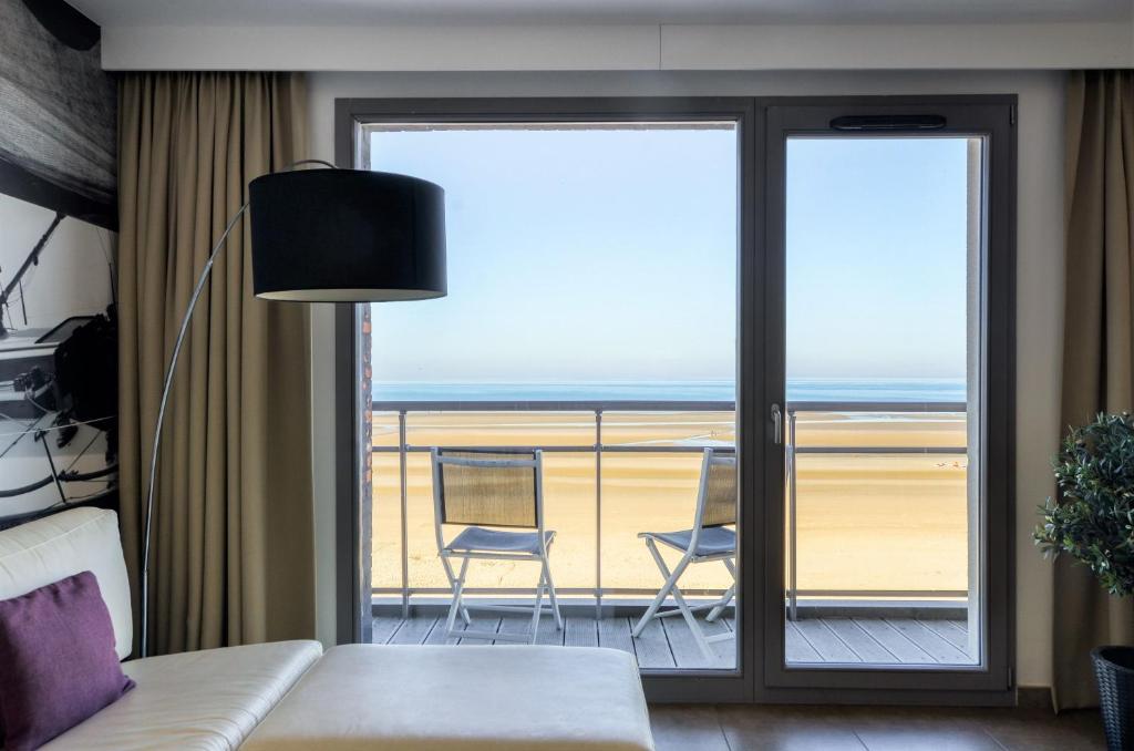 Nespecifikovaný výhled na moře nebo výhled na moře při pohledu z aparthotelu