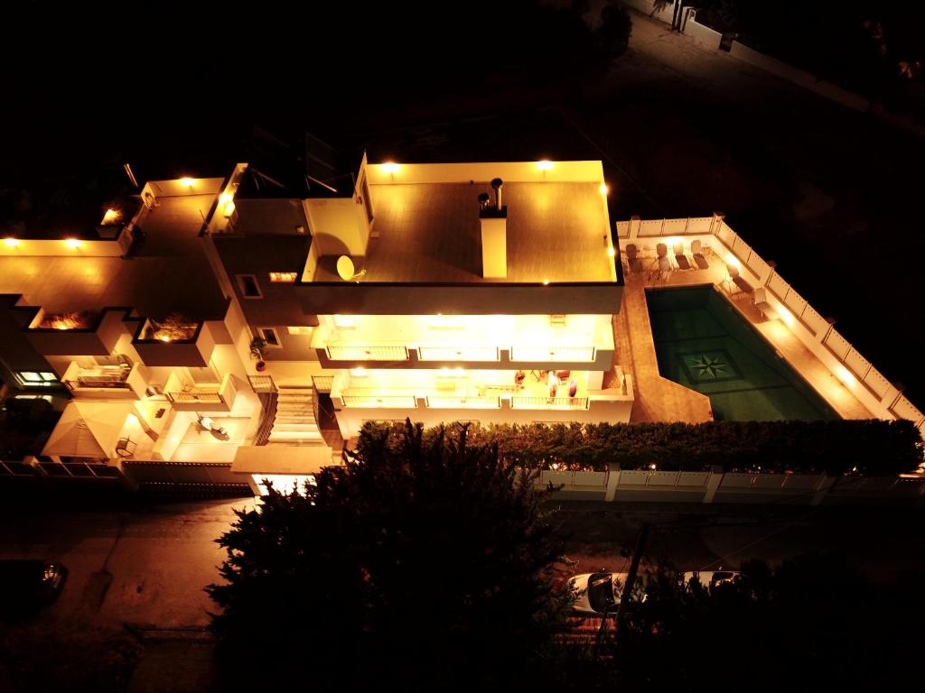 Villa d'Irene-near athens airport , 200 meters from the beach davis - 3