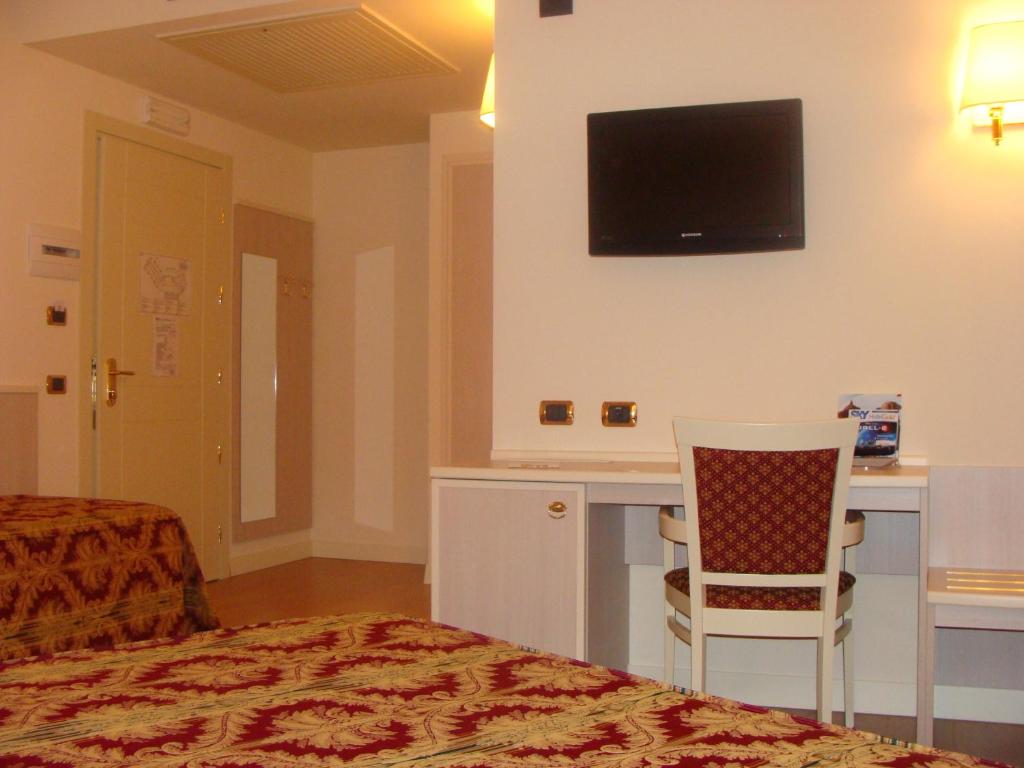 TV a/nebo společenská místnost v ubytování Hotel Belforte