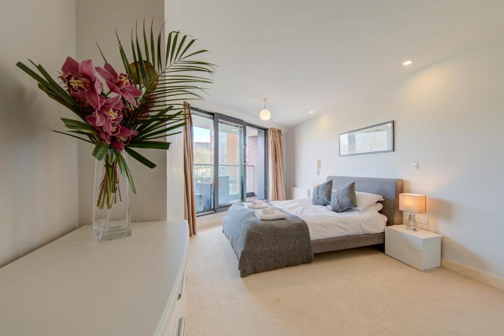 Cleyro Serviced Apartments - Finzels Reach - 