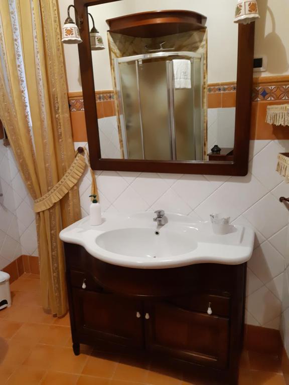 Łazienka w obiekcie B&B Foria 210