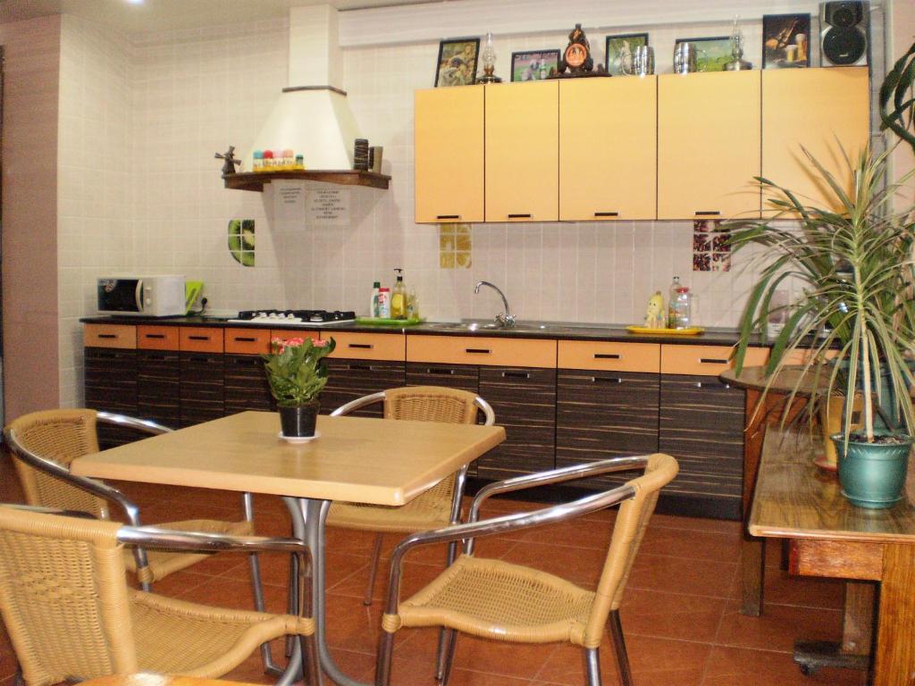 Una cocina o zona de cocina en Guest House Taiver