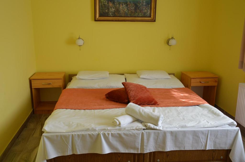 Posteľ alebo postele v izbe v ubytovaní Varga Apartman Hévíz