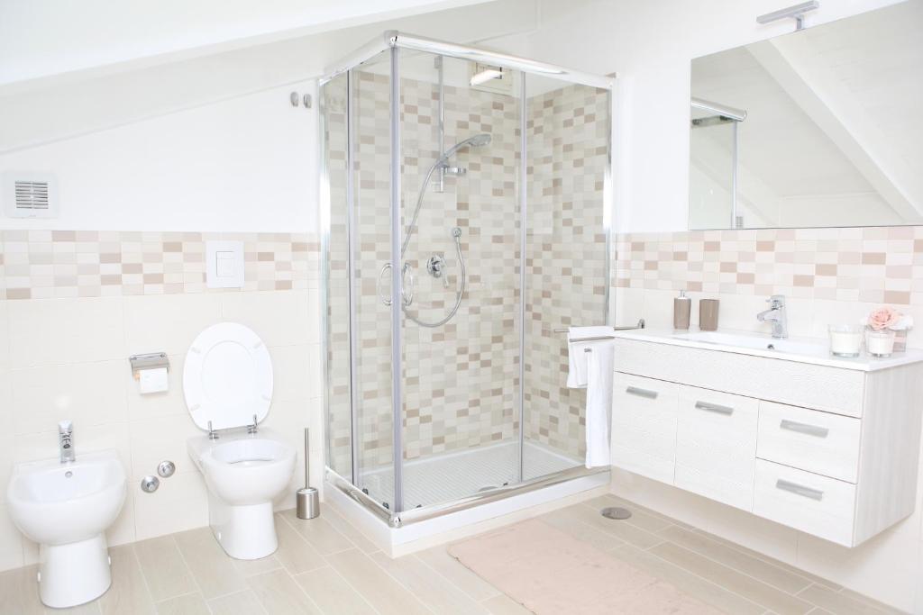 A bathroom at Rosy House - Hospitality