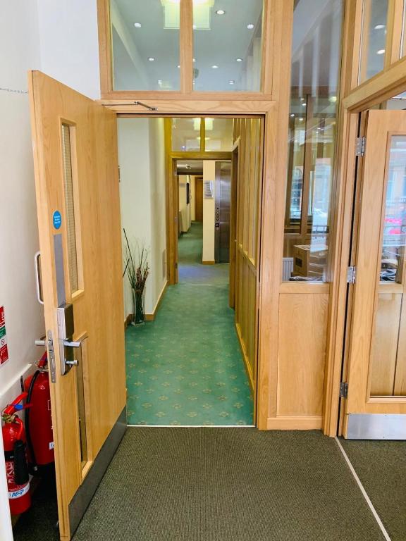 Regency Hotel Parkside - Resim 9