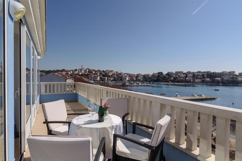 Balkón nebo terasa v ubytování Villa Mediterana
