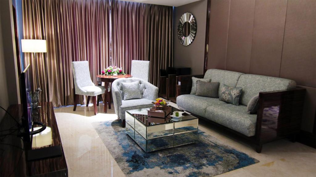 Posezení v ubytování The Arista Hotel Palembang