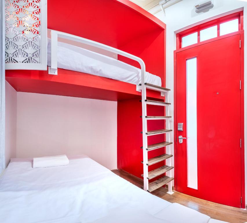 Ama Hostel Bangkok - 1