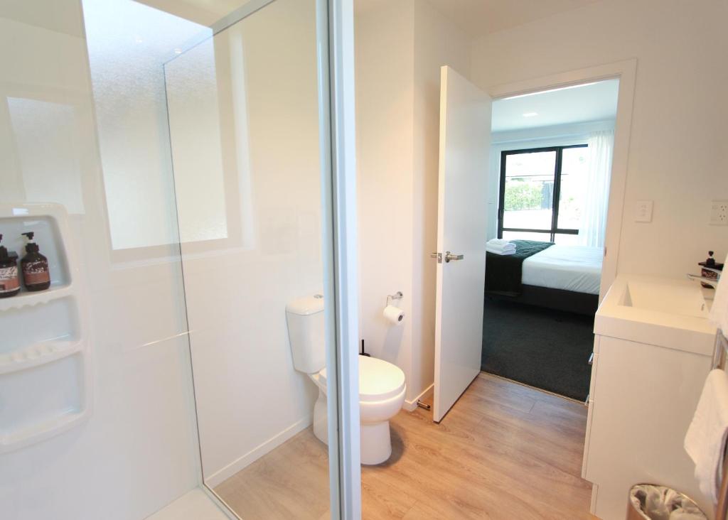 4 - Charming Space, Just a Stone Throw from Central Wanaka - Resim 8