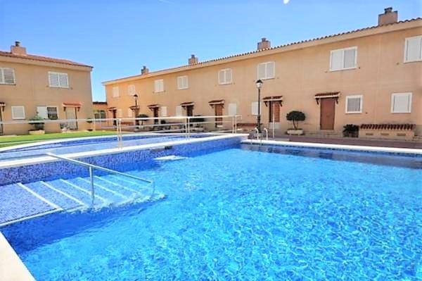 Bazén v ubytovaní Cambrils Vista Mar alebo v jeho blízkosti