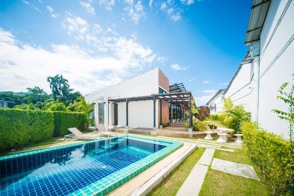 
The swimming pool at or near ChillHub Hostel Phuket
