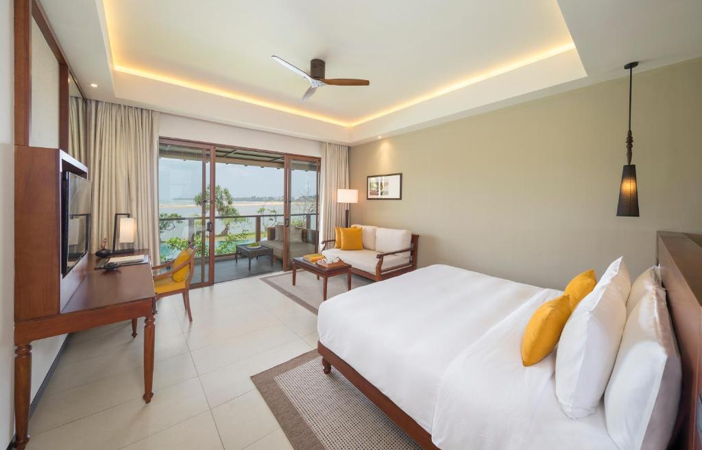 Anantara Kalutara Resort - Deluxe Double Or Twin Room With Lake View