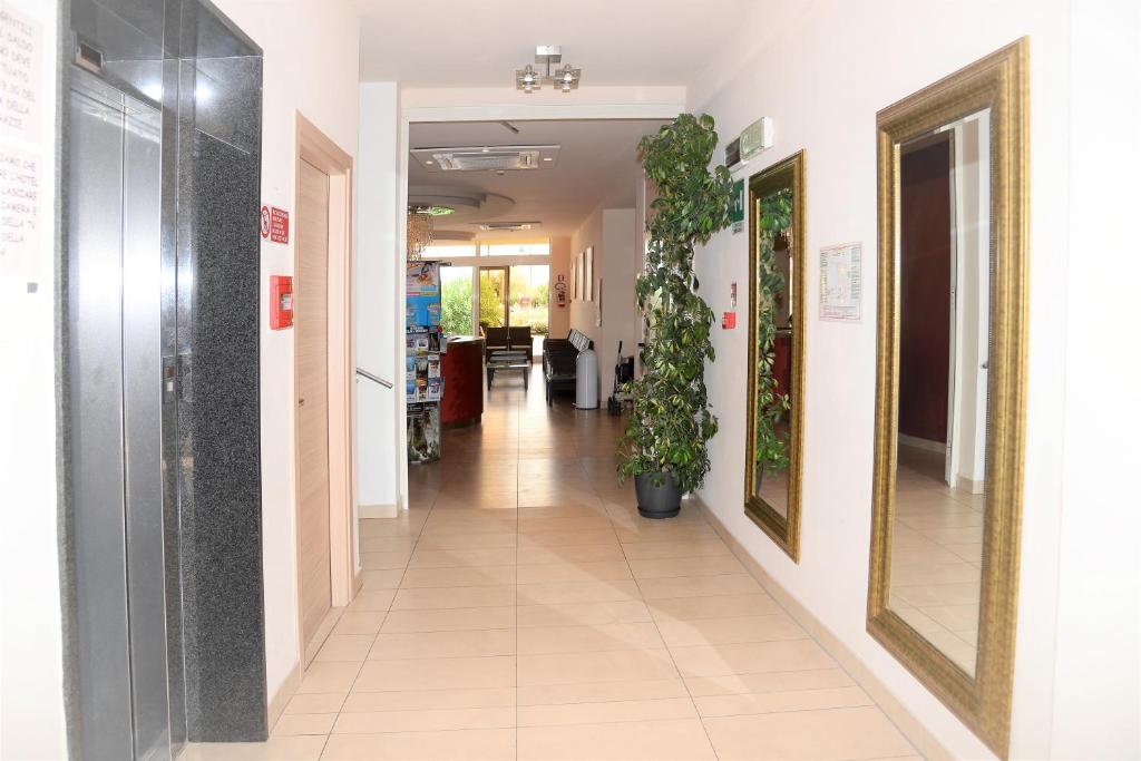 Vstupní hala nebo recepce v ubytování Hotel Cosmopol Cesenatico