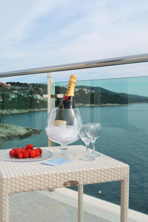 Nápoje v ubytování Apartments Toni Sea view