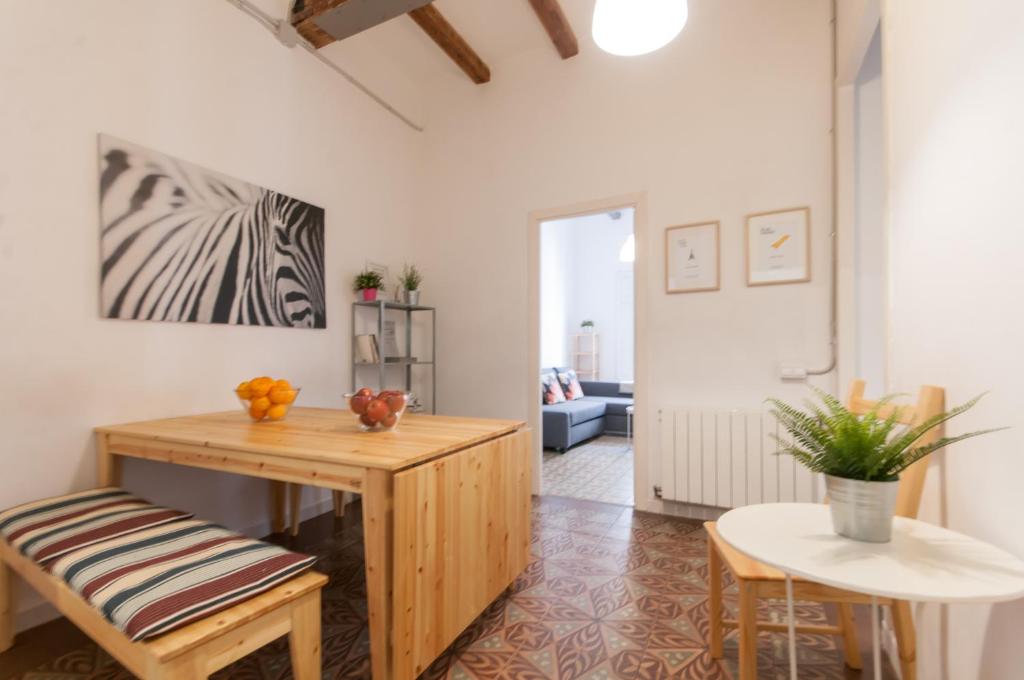 Posedenie v ubytovaní Gopal-Comfortable Cozy Apartment for Groups in Gracia