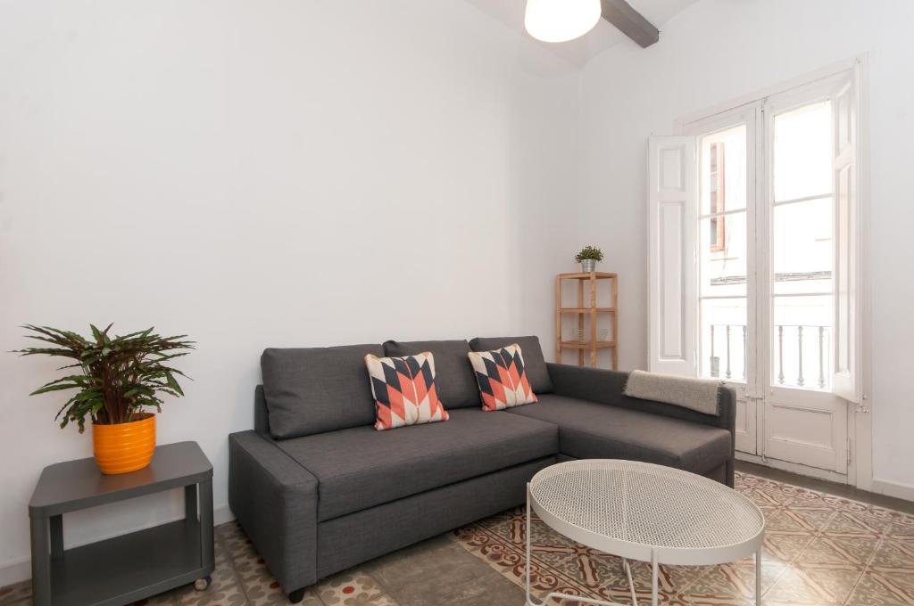 Posedenie v ubytovaní Gopal-Comfortable Cozy Apartment for Groups in Gracia