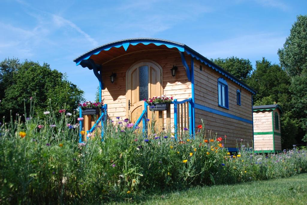 La Ferme du Chauchix - Caravane En Bois (4 Adultes)
