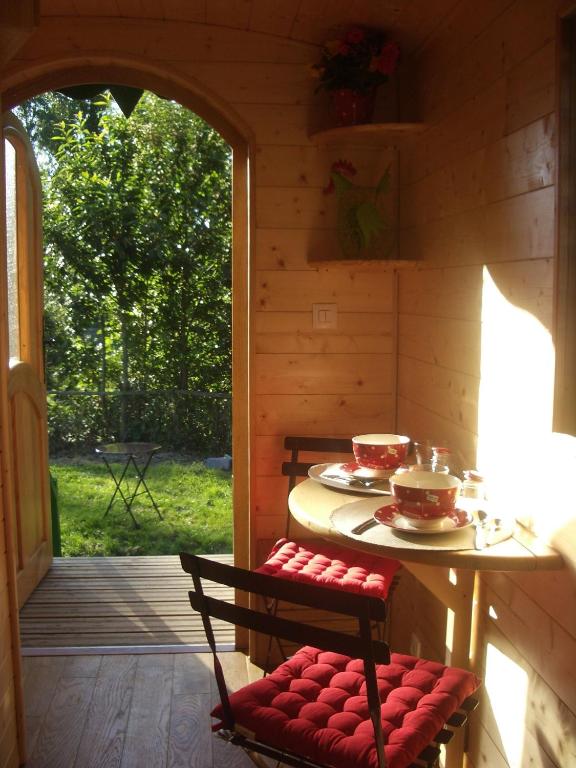 La Ferme du Chauchix - Caravane En Bois (2 Adultes)