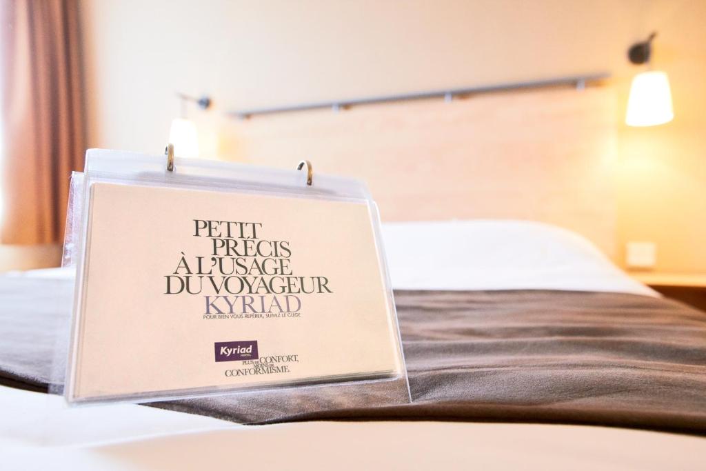 Postel nebo postele na pokoji v ubytování Kyriad Beauvais Sud