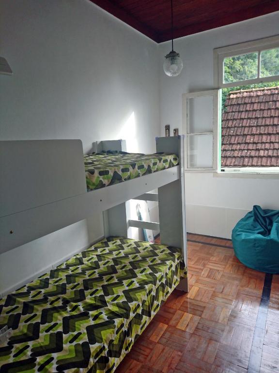 Casa de Petrópolis-Sítio Temporada - Casa De Cinco Dormitorios