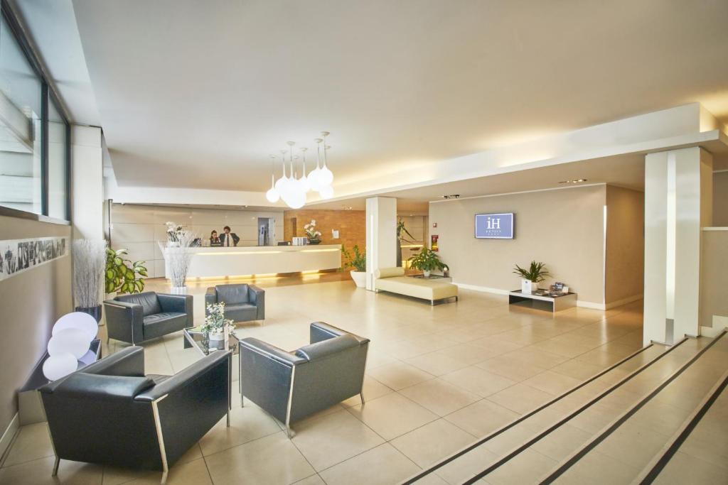 iH Hotels Milano Watt 13的休息区