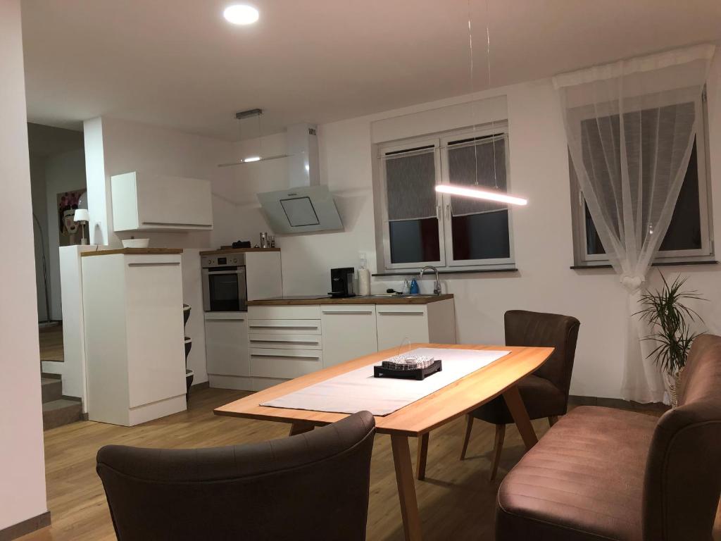 Kuchyň nebo kuchyňský kout v ubytování eifel5star - Burgfriedstraße