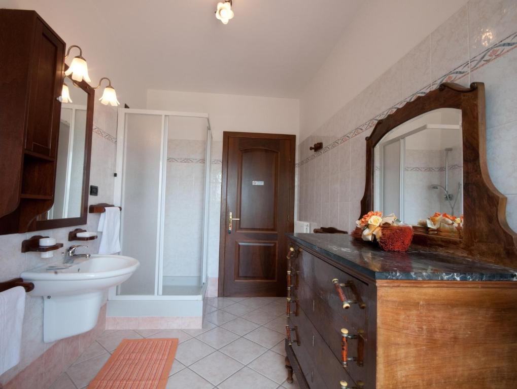 Agriturismo Il Crinale - Driepersoonskamer Met Eigen Externe Badkamer