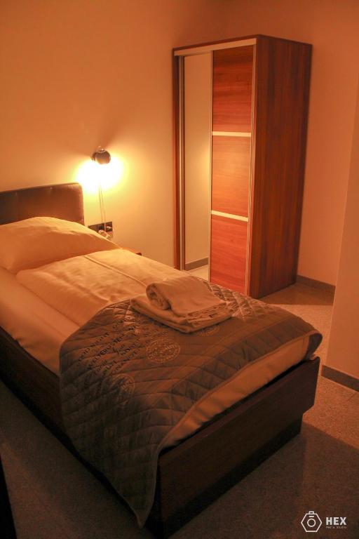 Bluestone Boarding Apartmentsにあるベッド