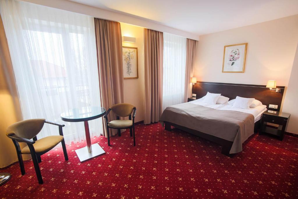 Restauracja Hotel VIP - Chambre Double Avec Salle De Bains Privative