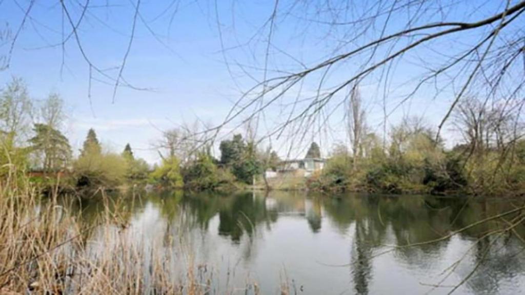 Oxford Apartment-- Free parking 2 Bedrooms-2Bathrooms-Located in Jericho Oxford close to Bus and Rail station - Luxury 1 Bedroom Apartment - Waterways