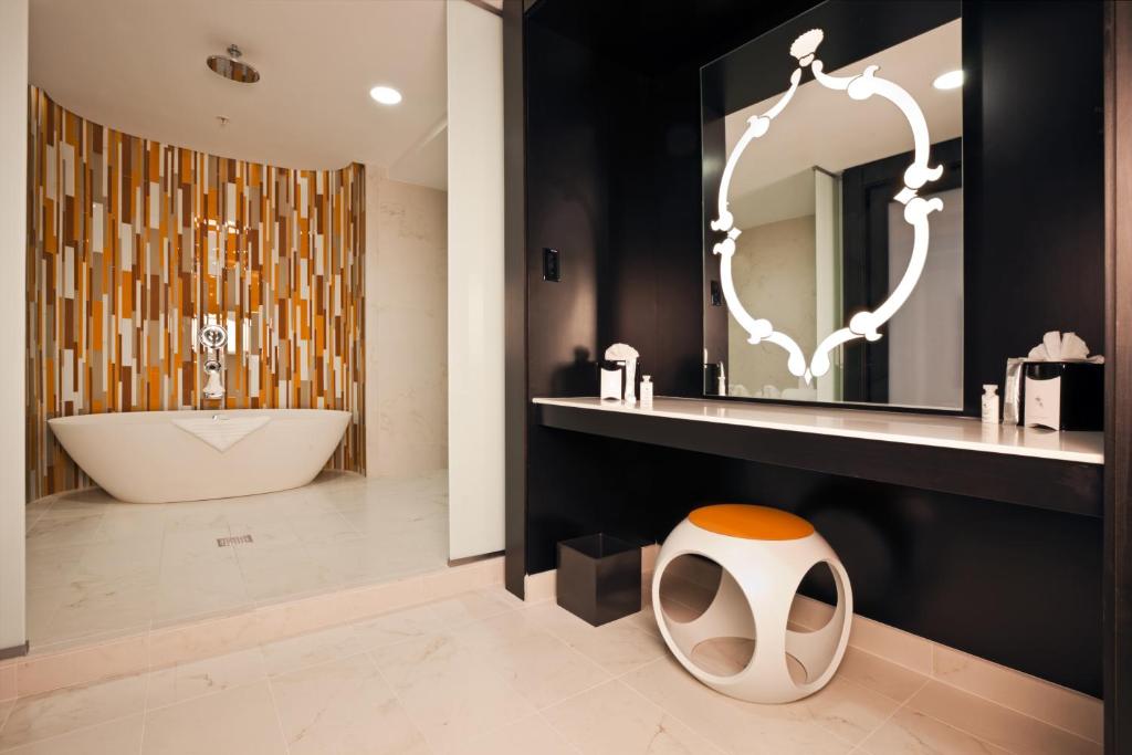 Washington Plaza Hotel - Presidential Suite
