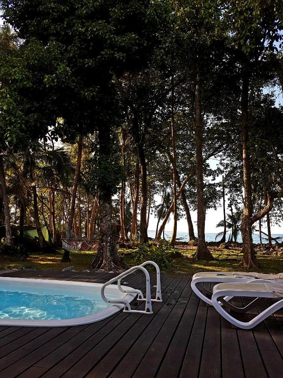 Bazén v ubytování Cahuita Inn nebo v jeho okolí