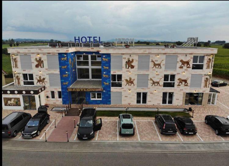 Budova, kde se hotel nachází