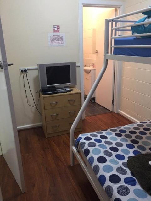 Postel nebo postele na pokoji v ubytování Port Adelaide Backpackers