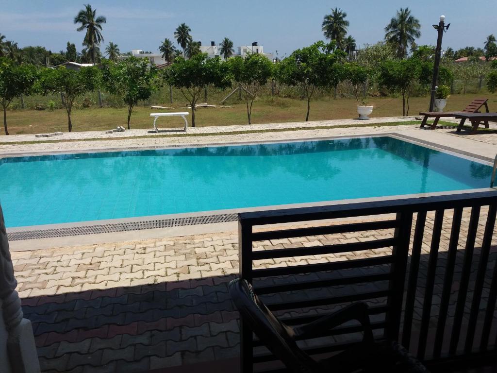 Shan Guest and Restaurant Nilaveli - Chambre Quadruple Avec Salle De Bain