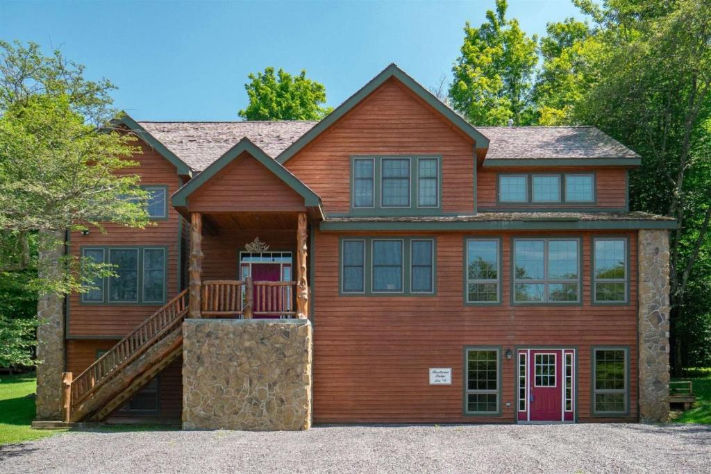 Hawthorne Lodge, Cortland, WV