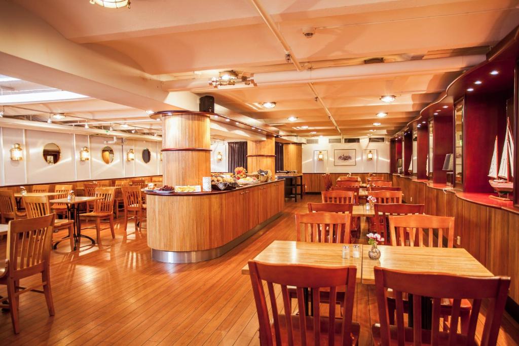 Restaurace v ubytování Hotel Örebro