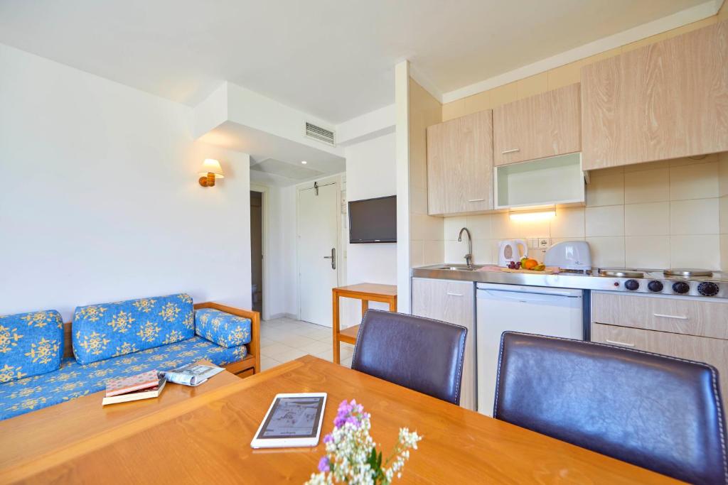 Gavimar La Mirada Hotel and Apartments - 