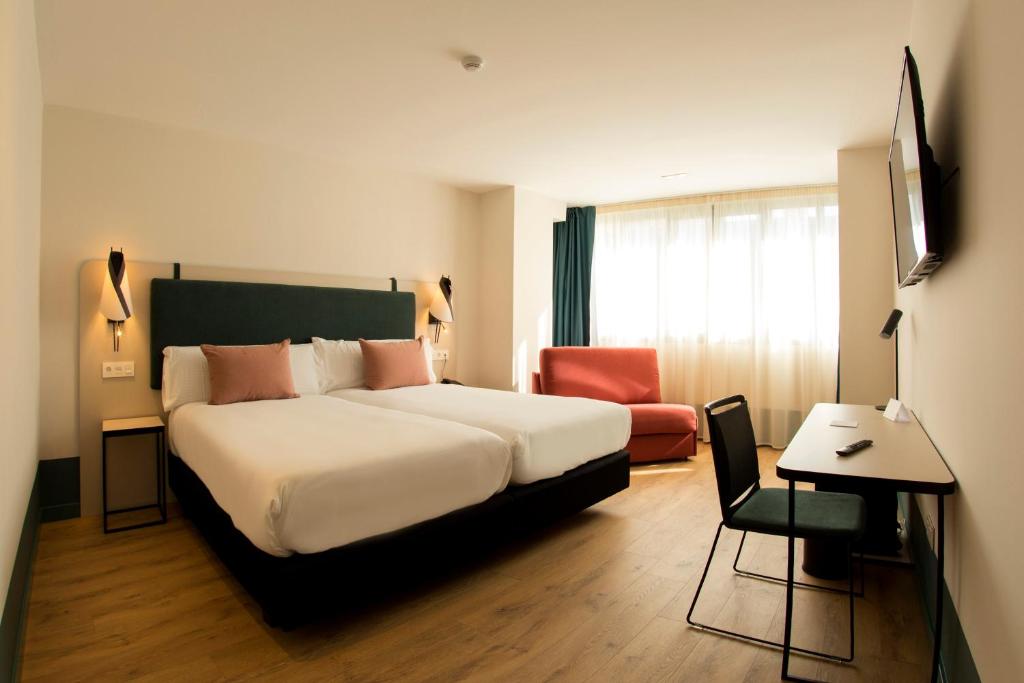 Hotel Plaza De La Paz - Habitación Doble Con Sofá Cama