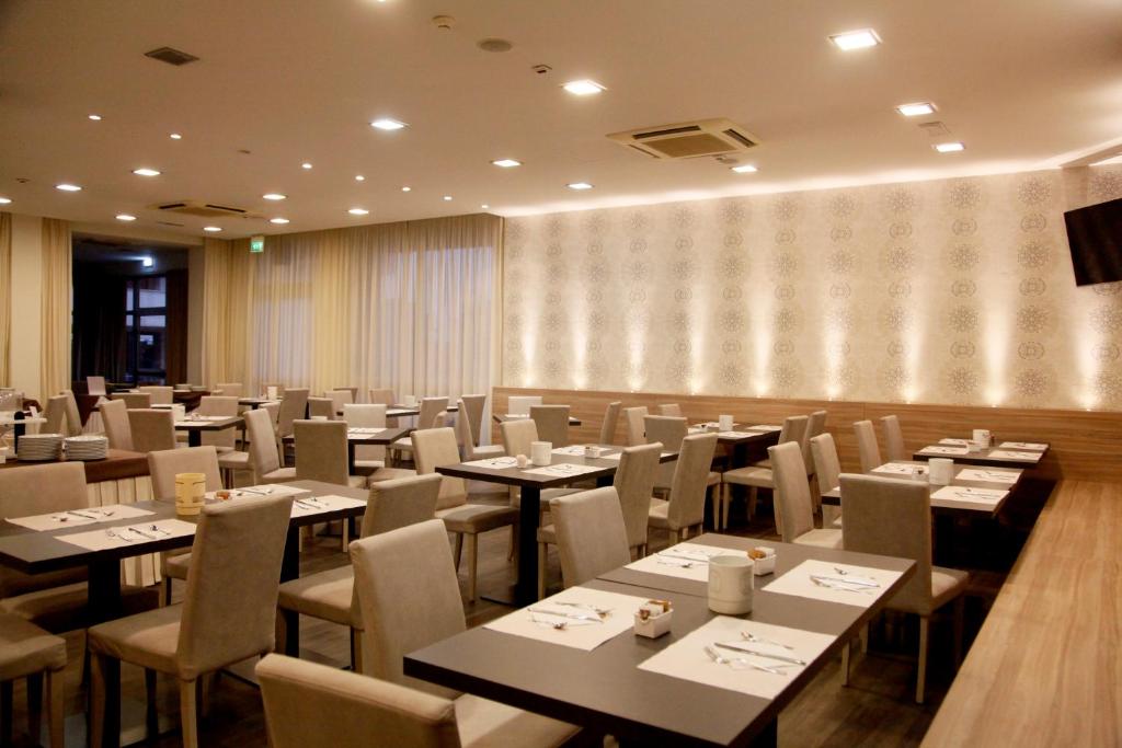 Hotel Majorca sul Mare in centro a Riccione con Area Fitness - Resim 34