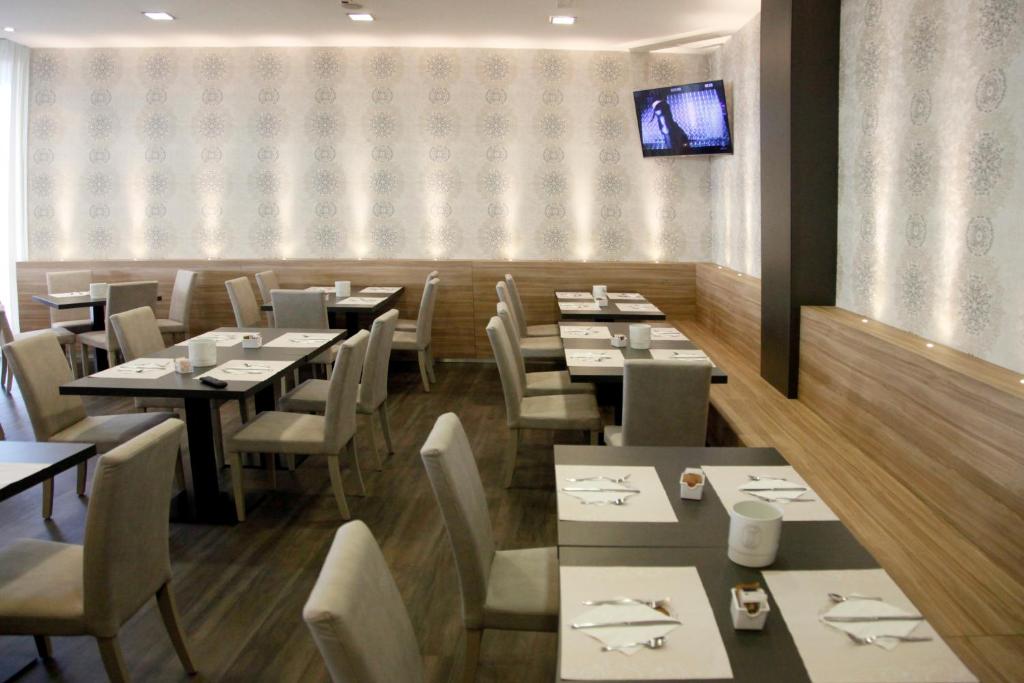 Restaurace v ubytování Hotel Majorca sul Mare in centro a Riccione