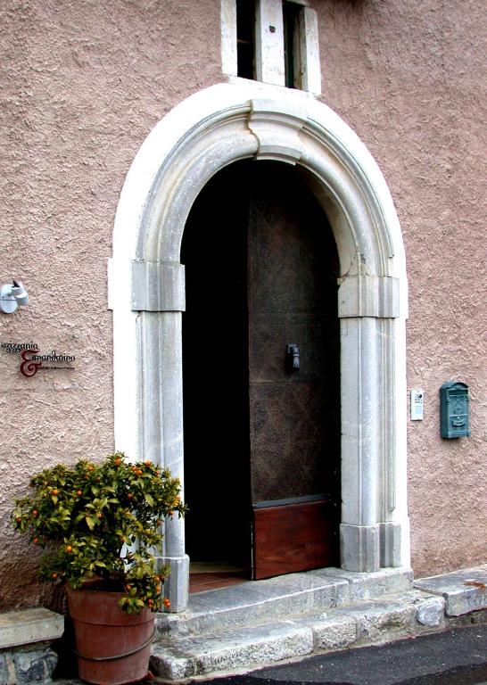 La Zizzania e il Mandarino - Housity