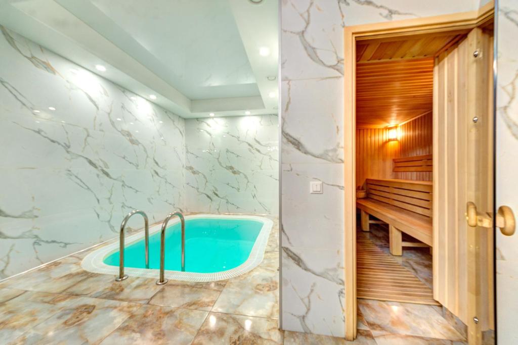 Koupelna v ubytování Continental SPA Resort