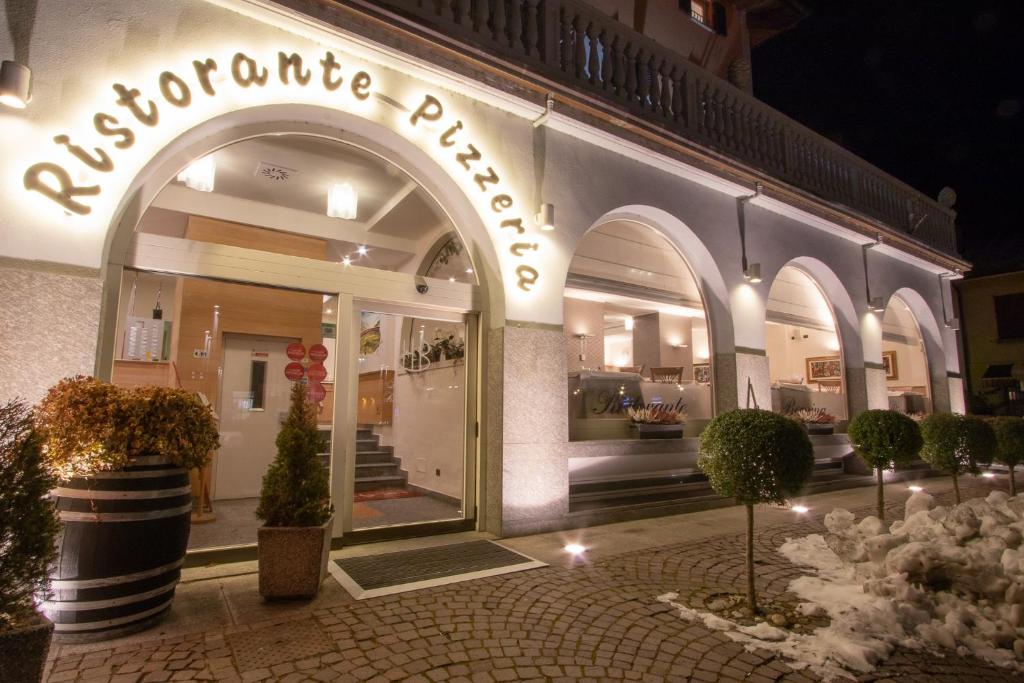 Exteriér nebo vchod ubytování Hotel Bernina